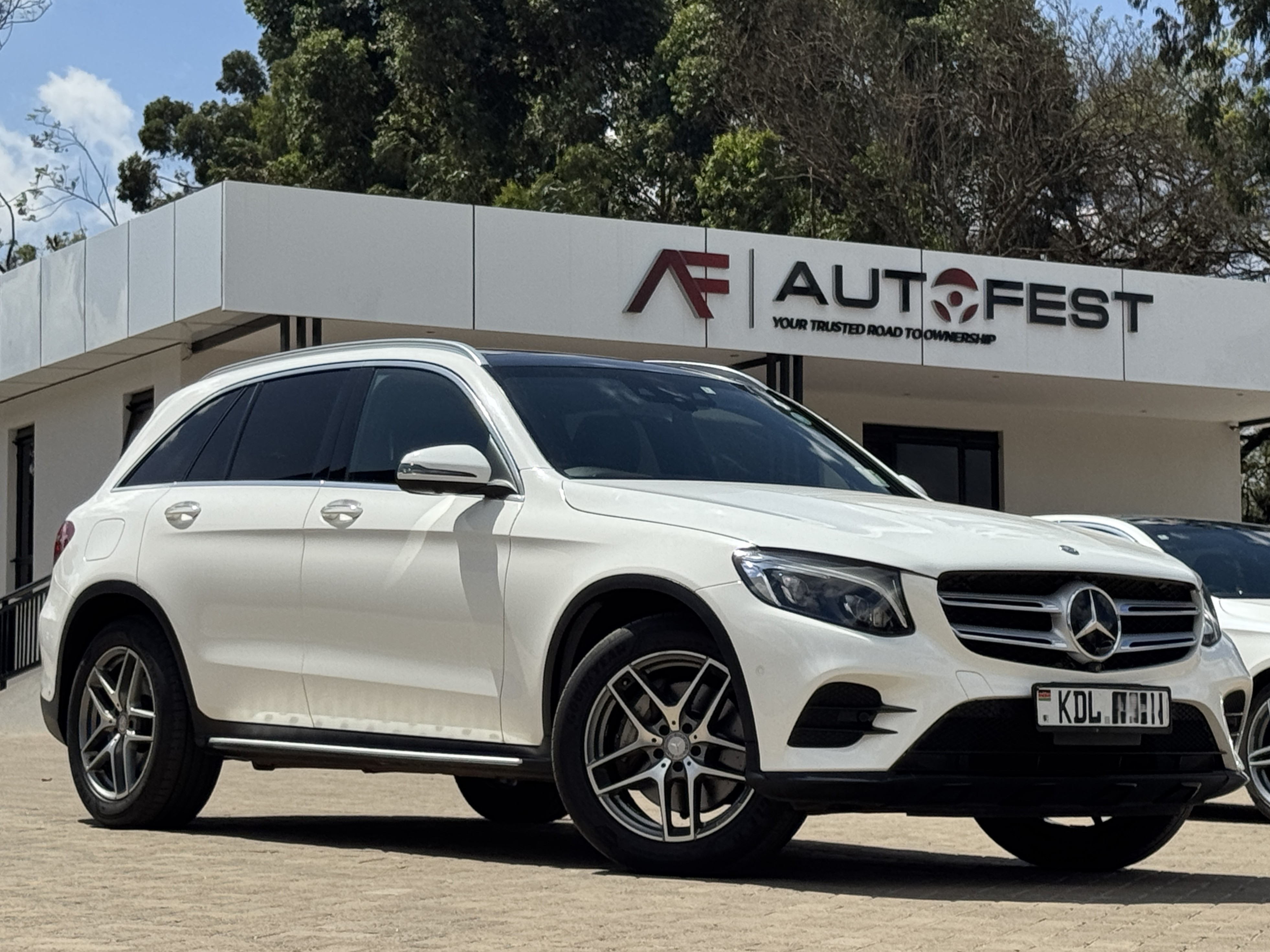 2016 MERCEDES BENZ GLC250