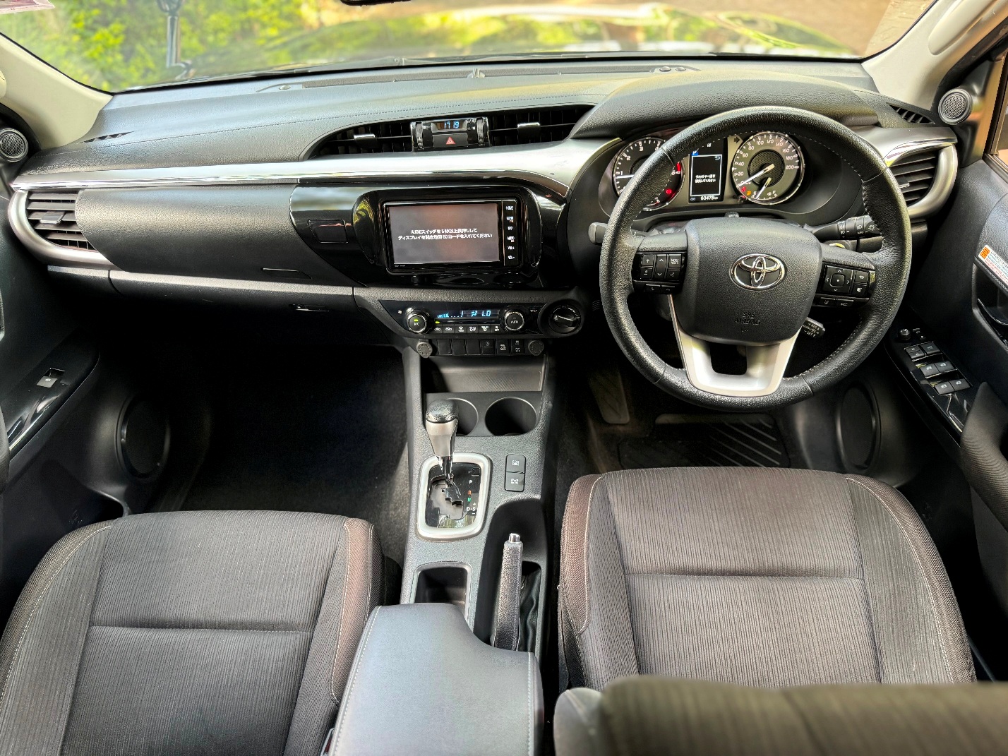 TOYOTA HILUX