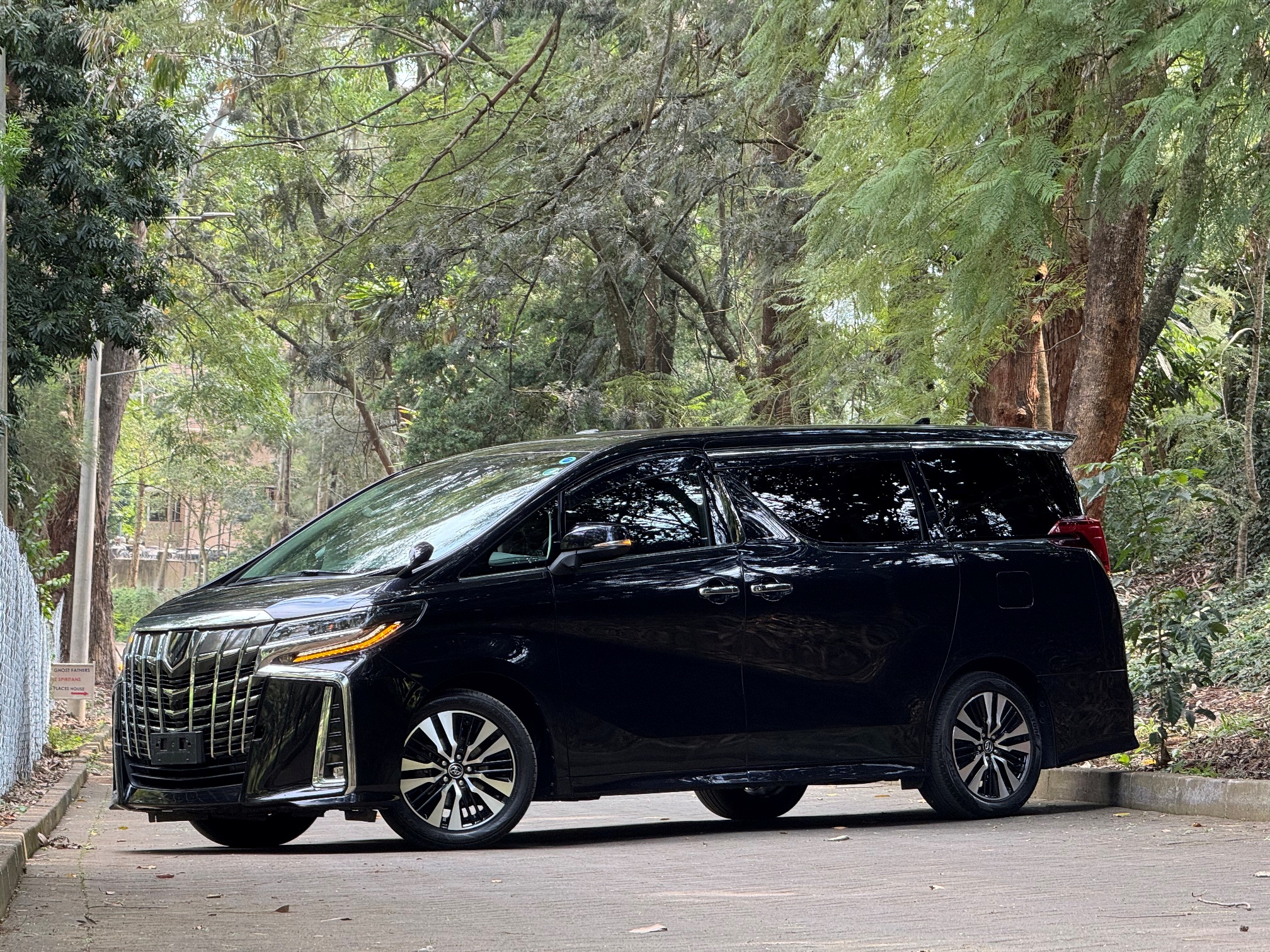 TOYOTA ALPHARD