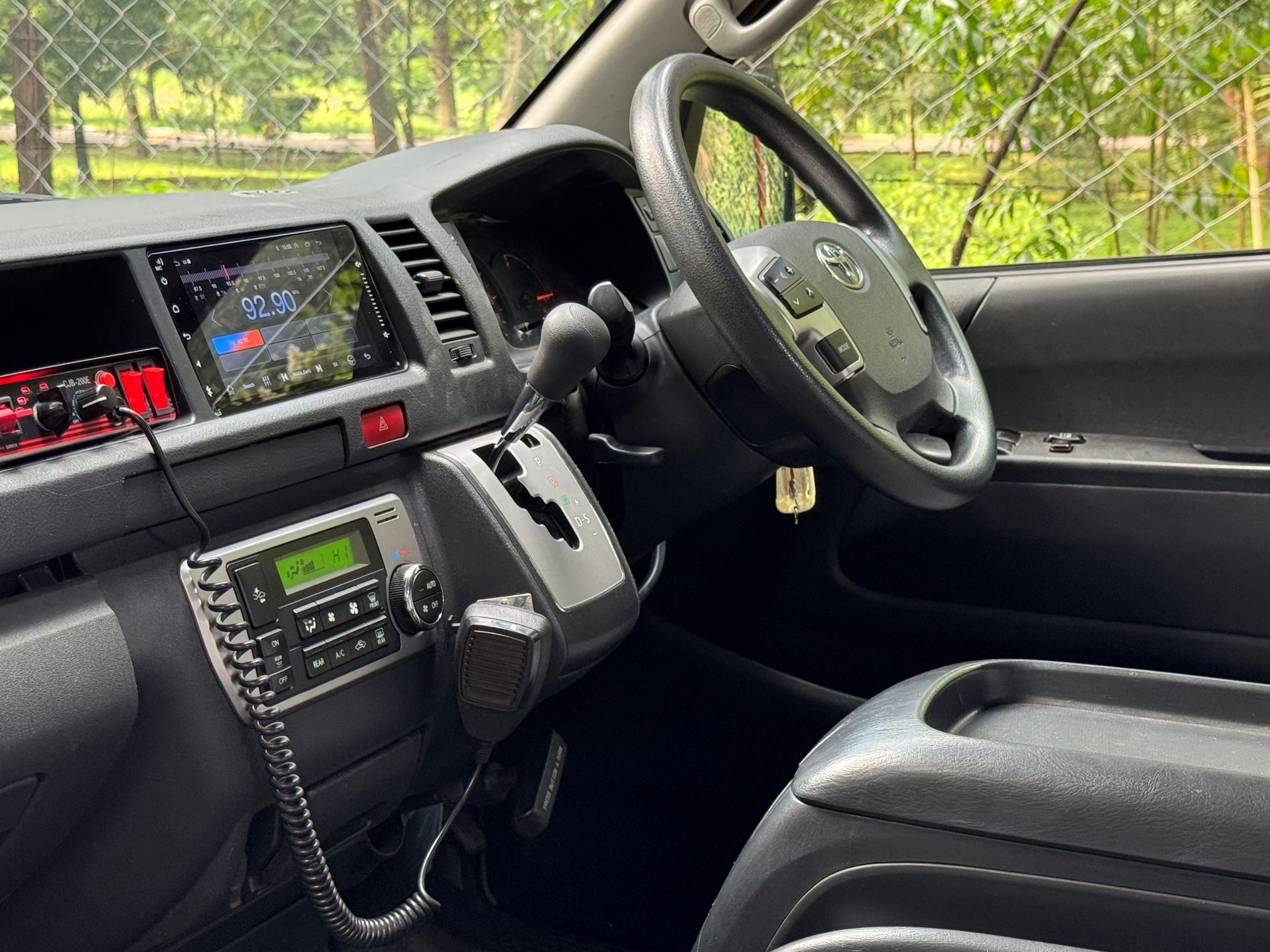 TOYOTA HIACE GL-AMBULANCE VAN