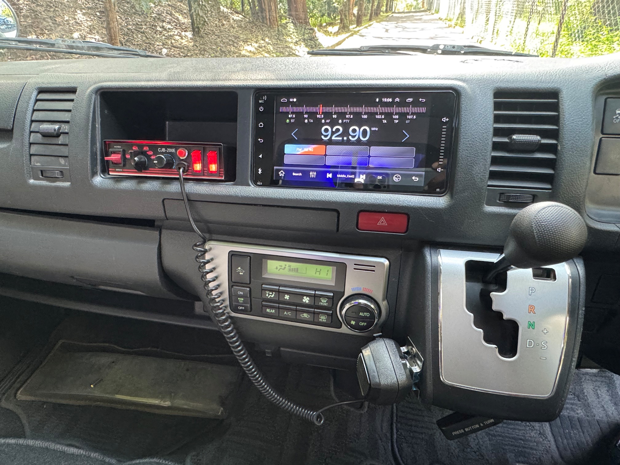 TOYOTA HIACE GL-AMBULANCE VAN