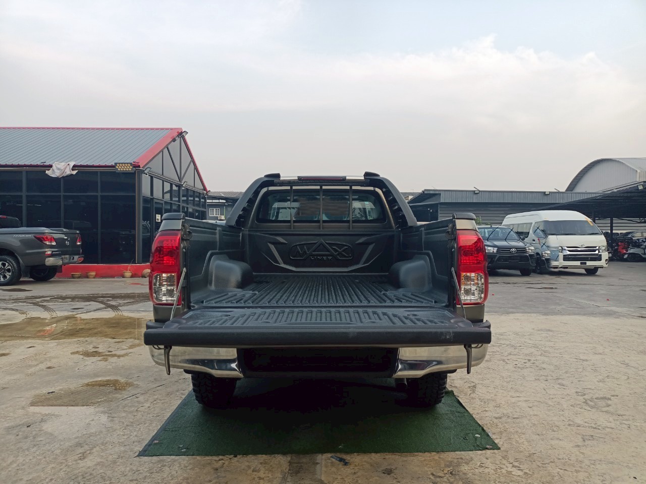 TOYOTA HILUX HIGHRIDER