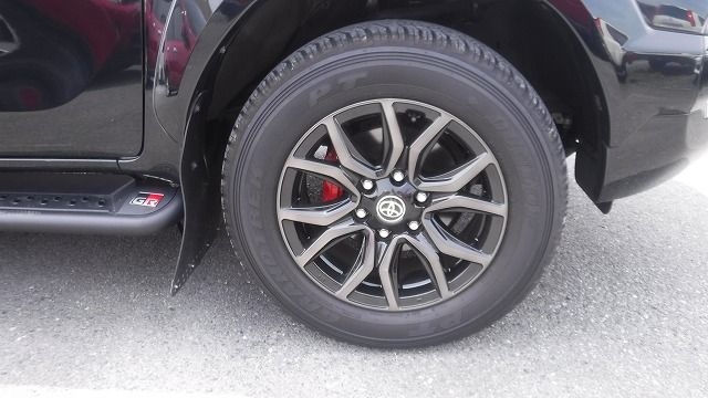TOYOTA HILUX GR