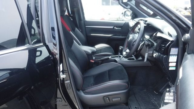 TOYOTA HILUX GR