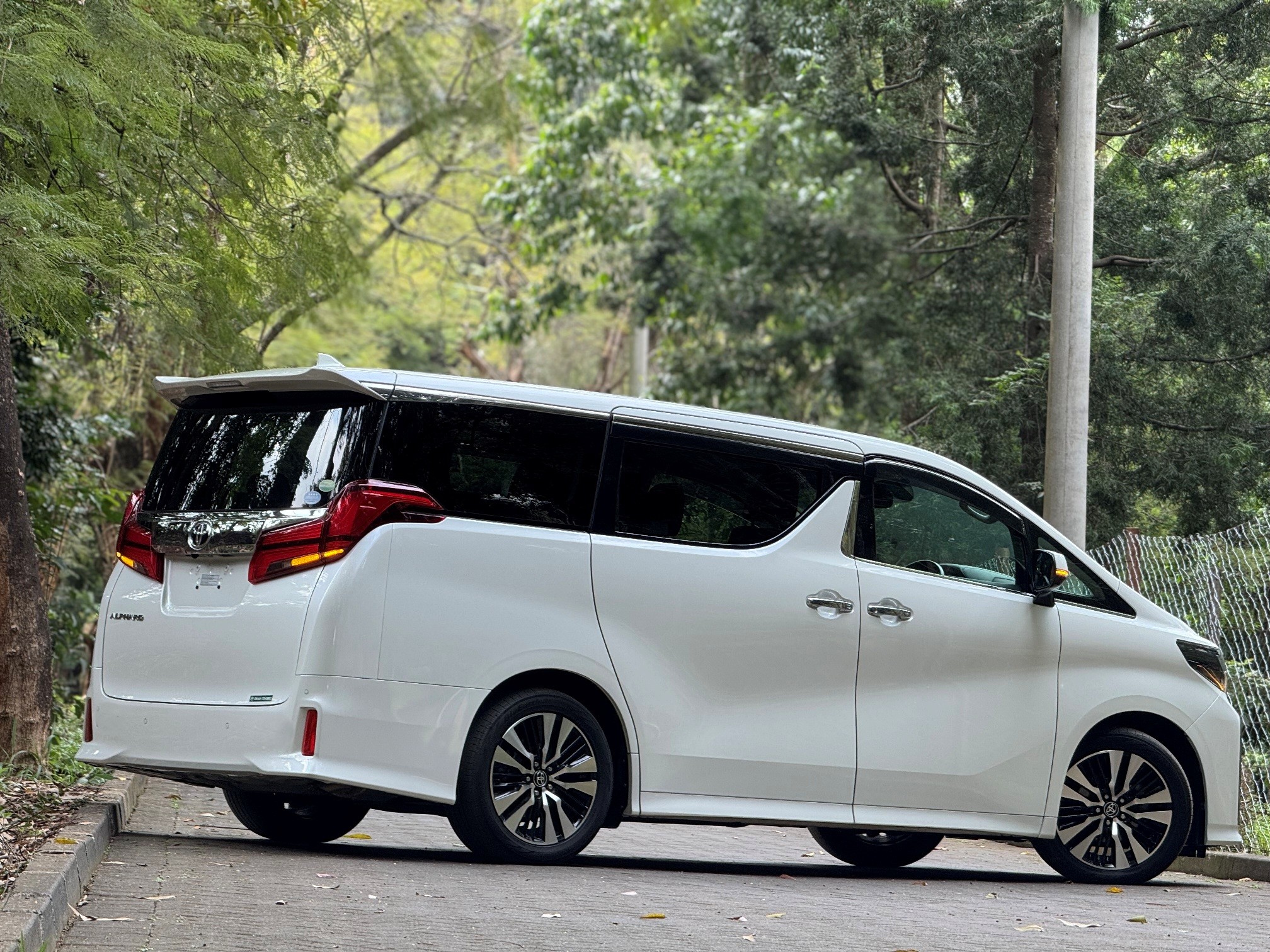 TOYOTA ALPHARD