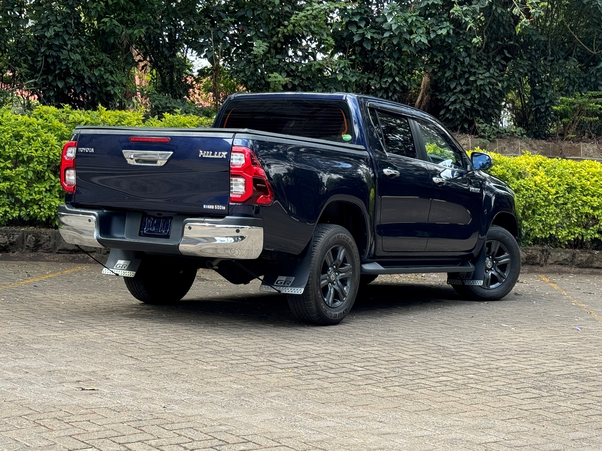 TOYOTA HILUX