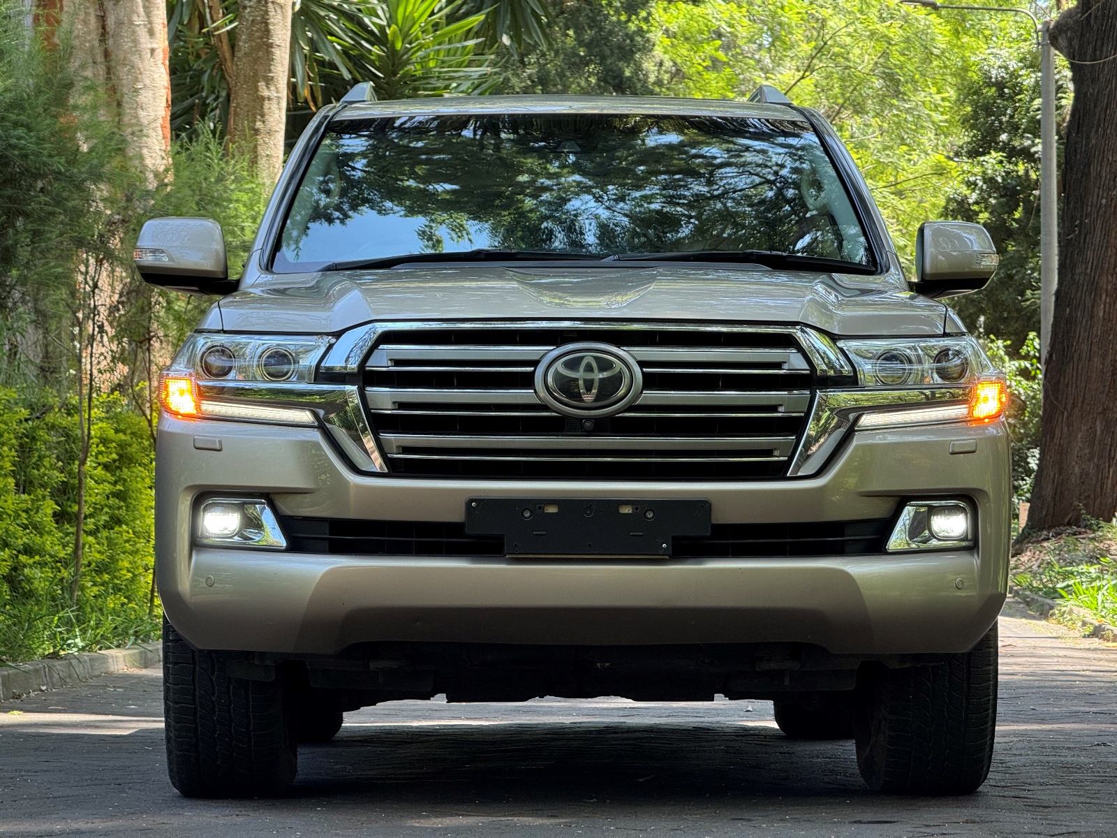 TOYOTA LANDCRUISER VX