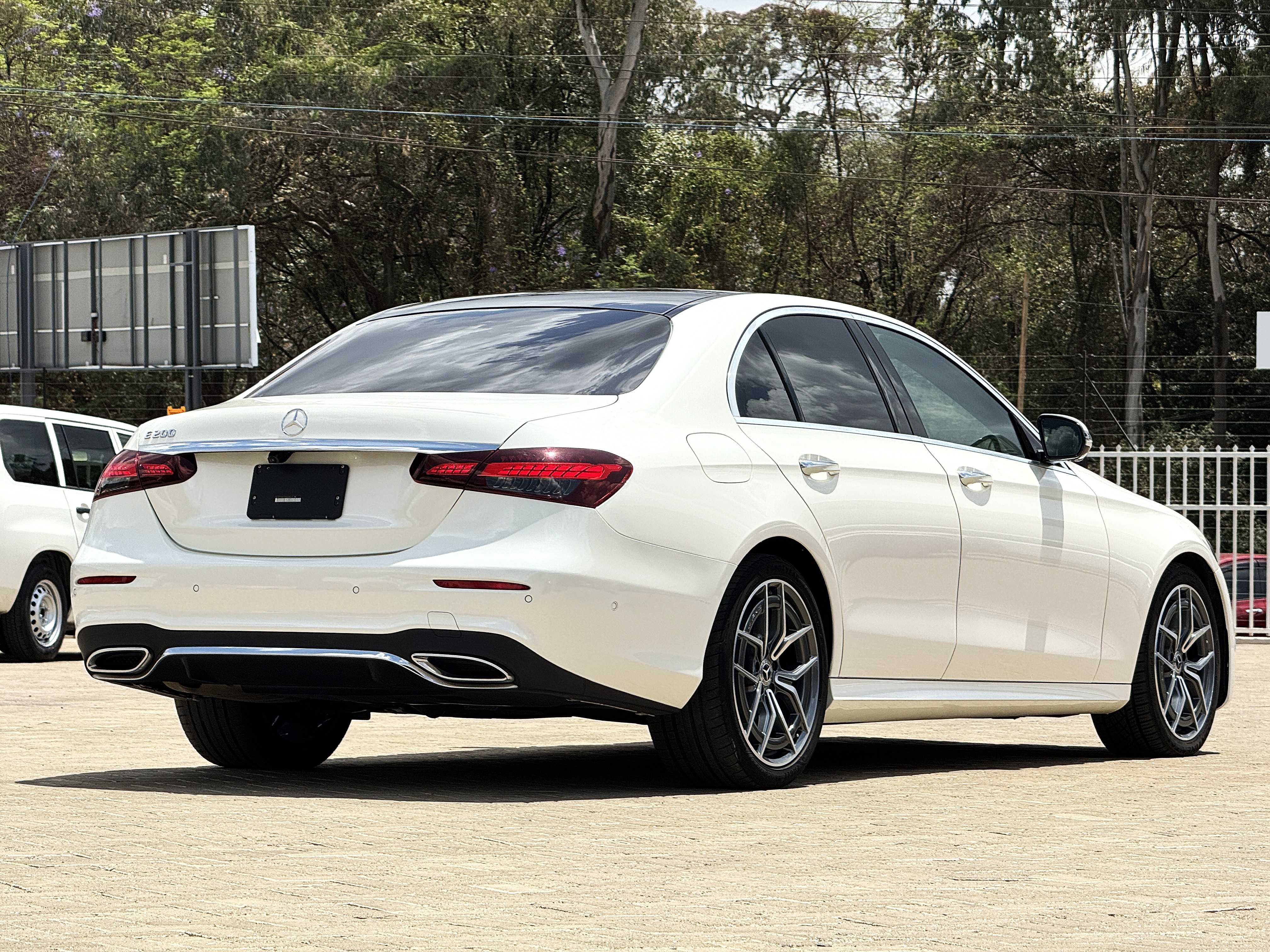 2020 MERECEDES BENZ E200