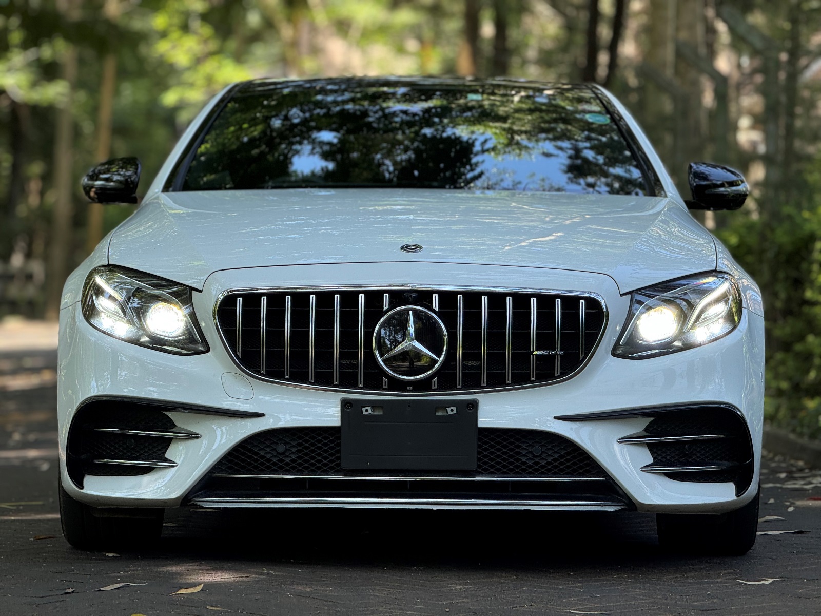 MERCEDES BENZ E200