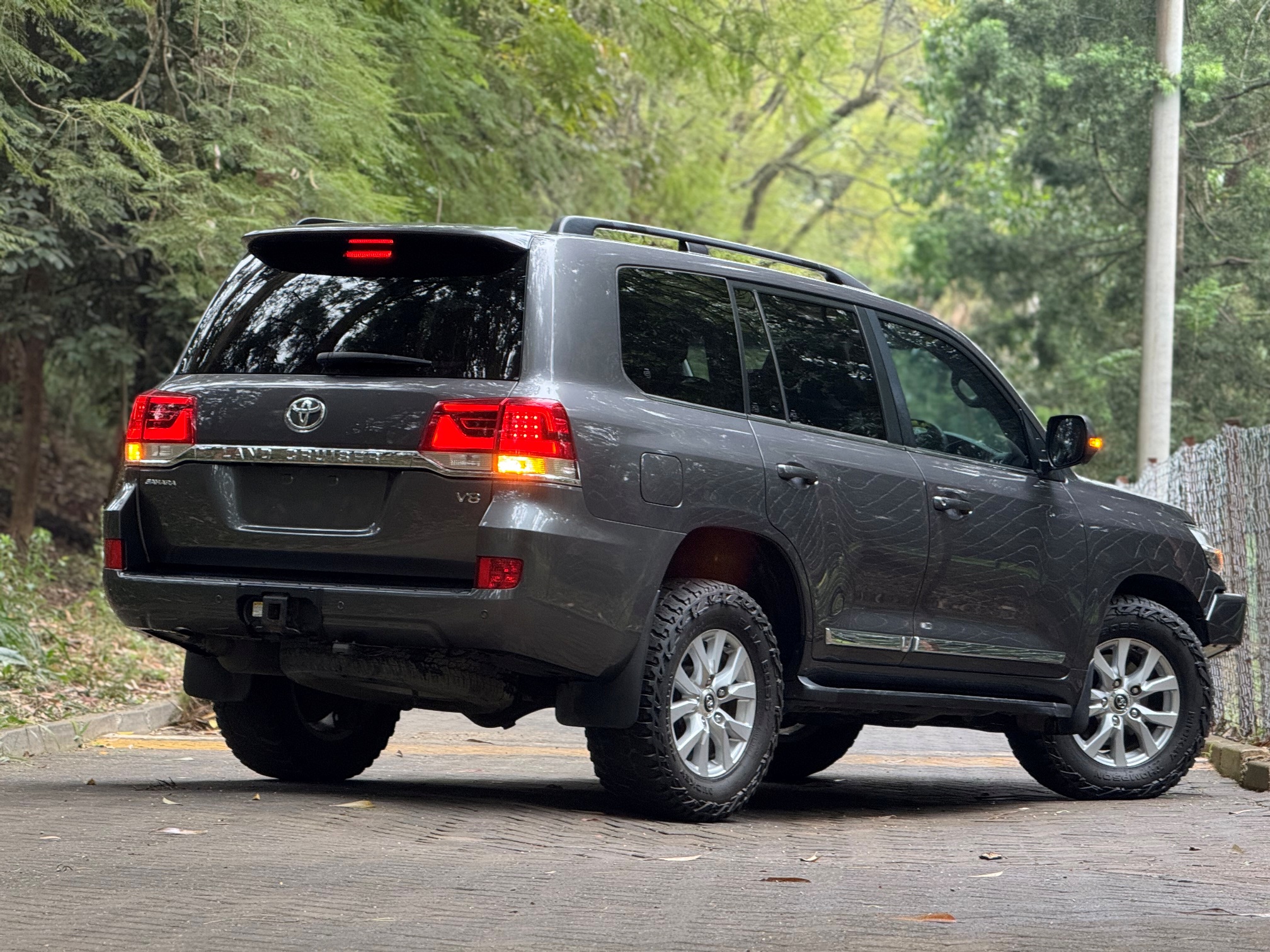 TOYOTA LANDCRUISER SAHARA