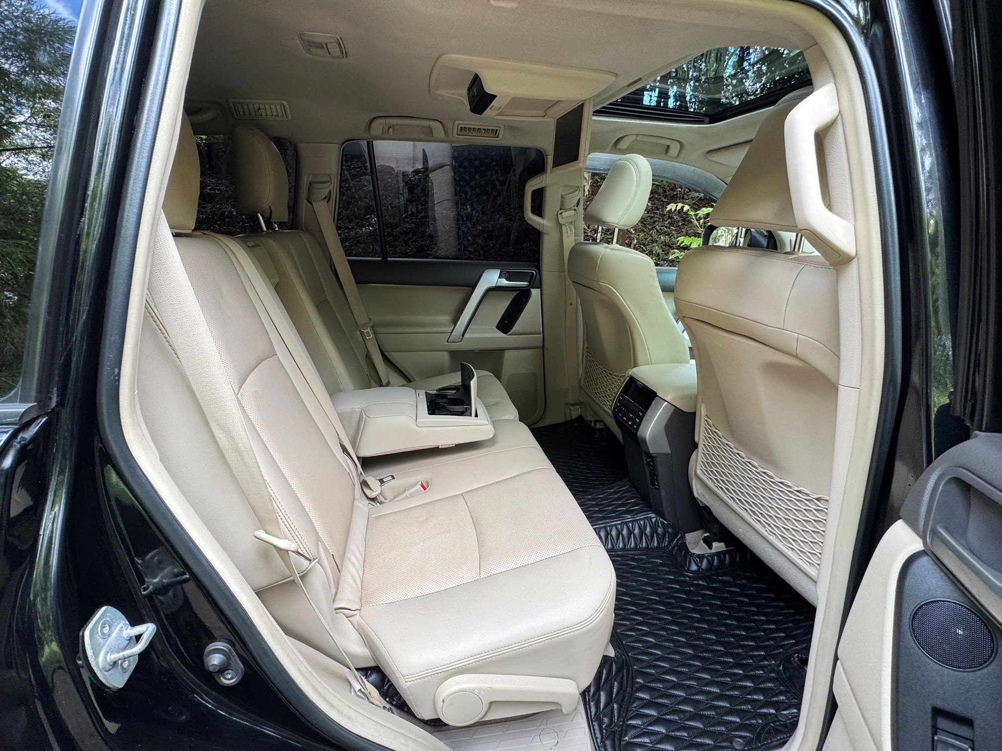 TOYOTA LANDCRUISER PRADO KAKADU