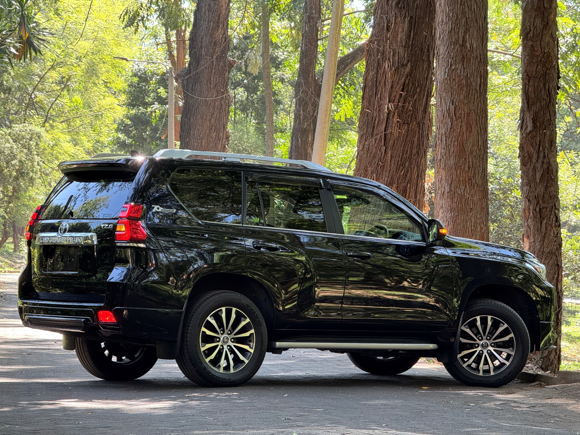 TOYOTA LANDCRUISER TZ.G