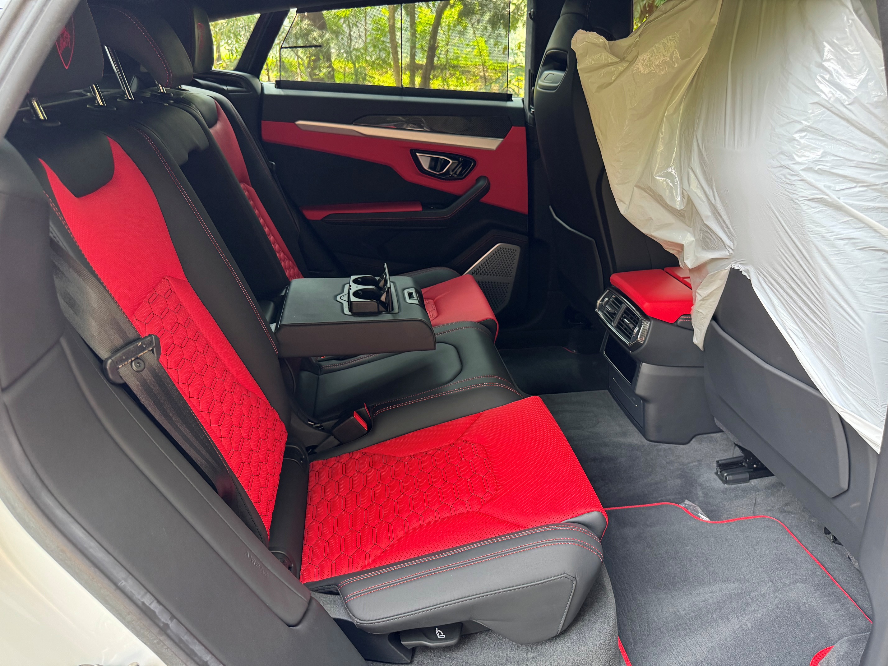 2020 LAMBOGHINI URUS