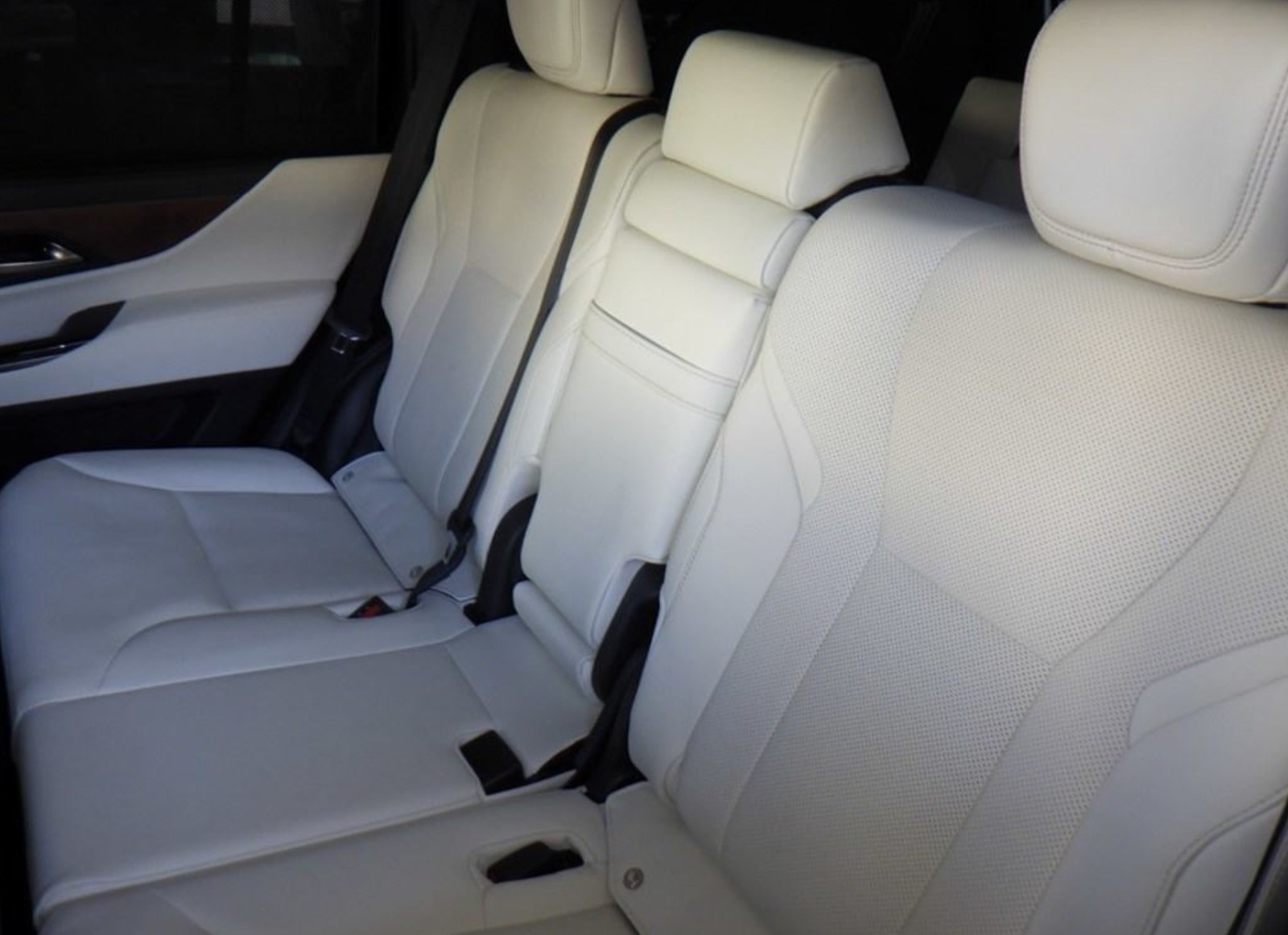 LEXUS LX600