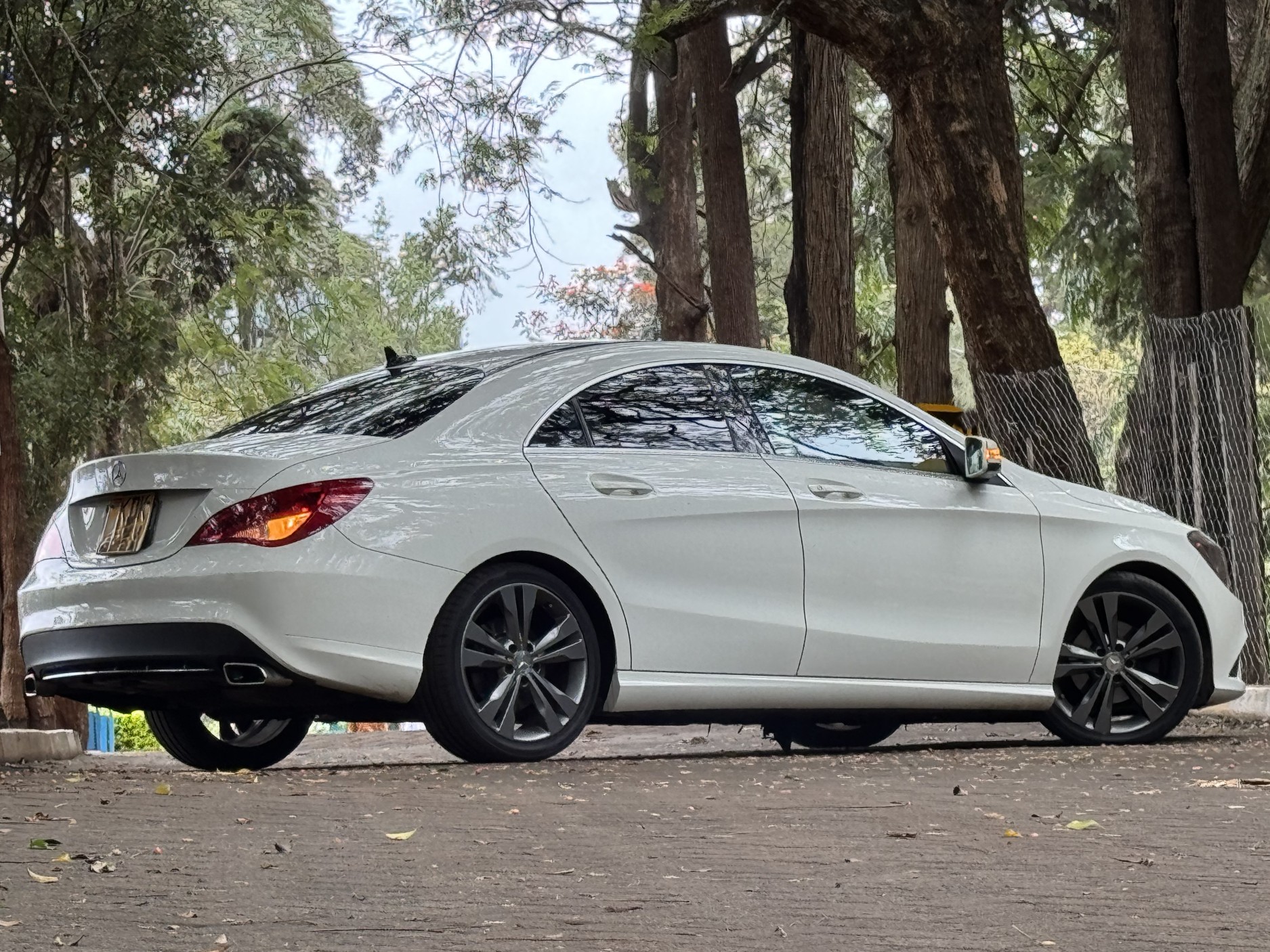 MERCEDES BENZ CLA180