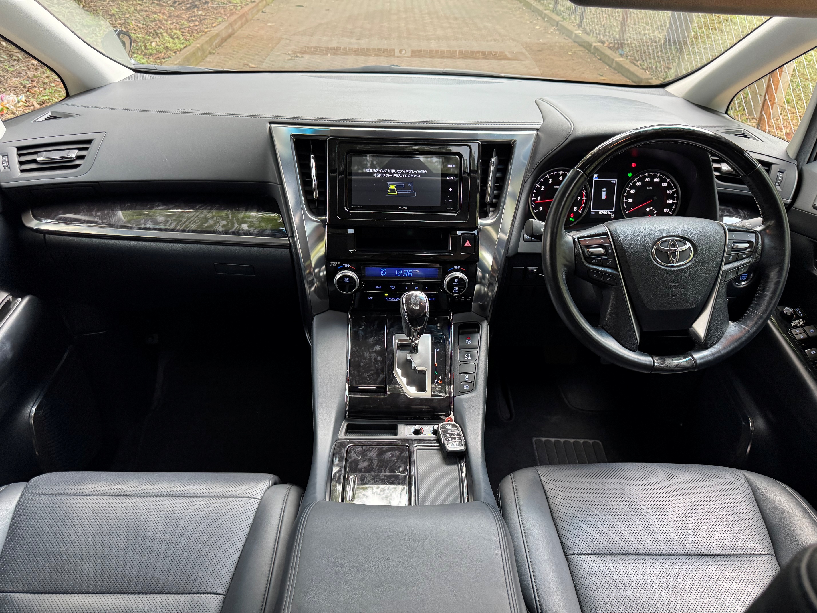 TOYOTA ALPHARD