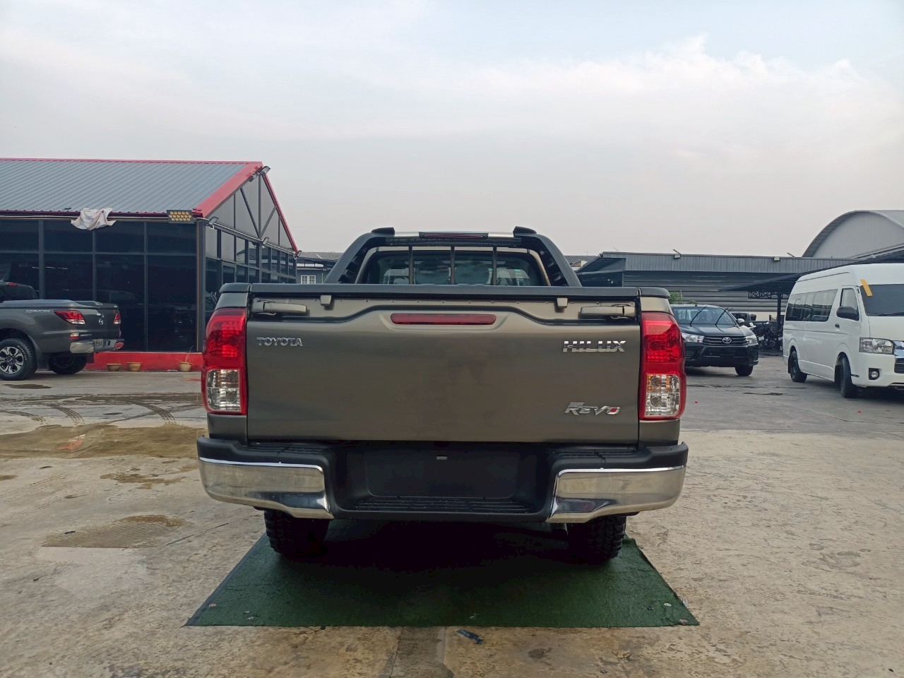 TOYOTA HILUX HIGHRIDER