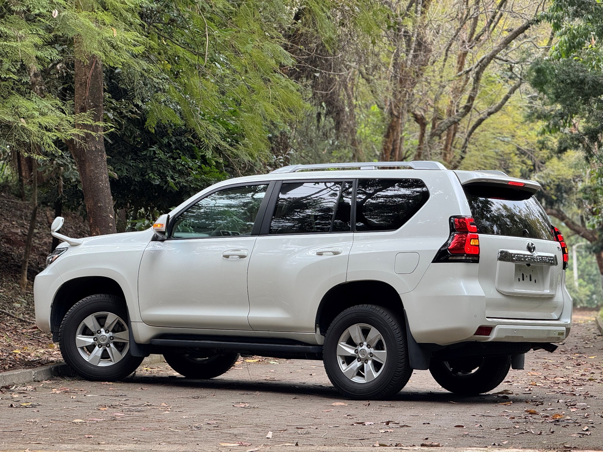 TOYOTA LANDCRUISER PRADO TX