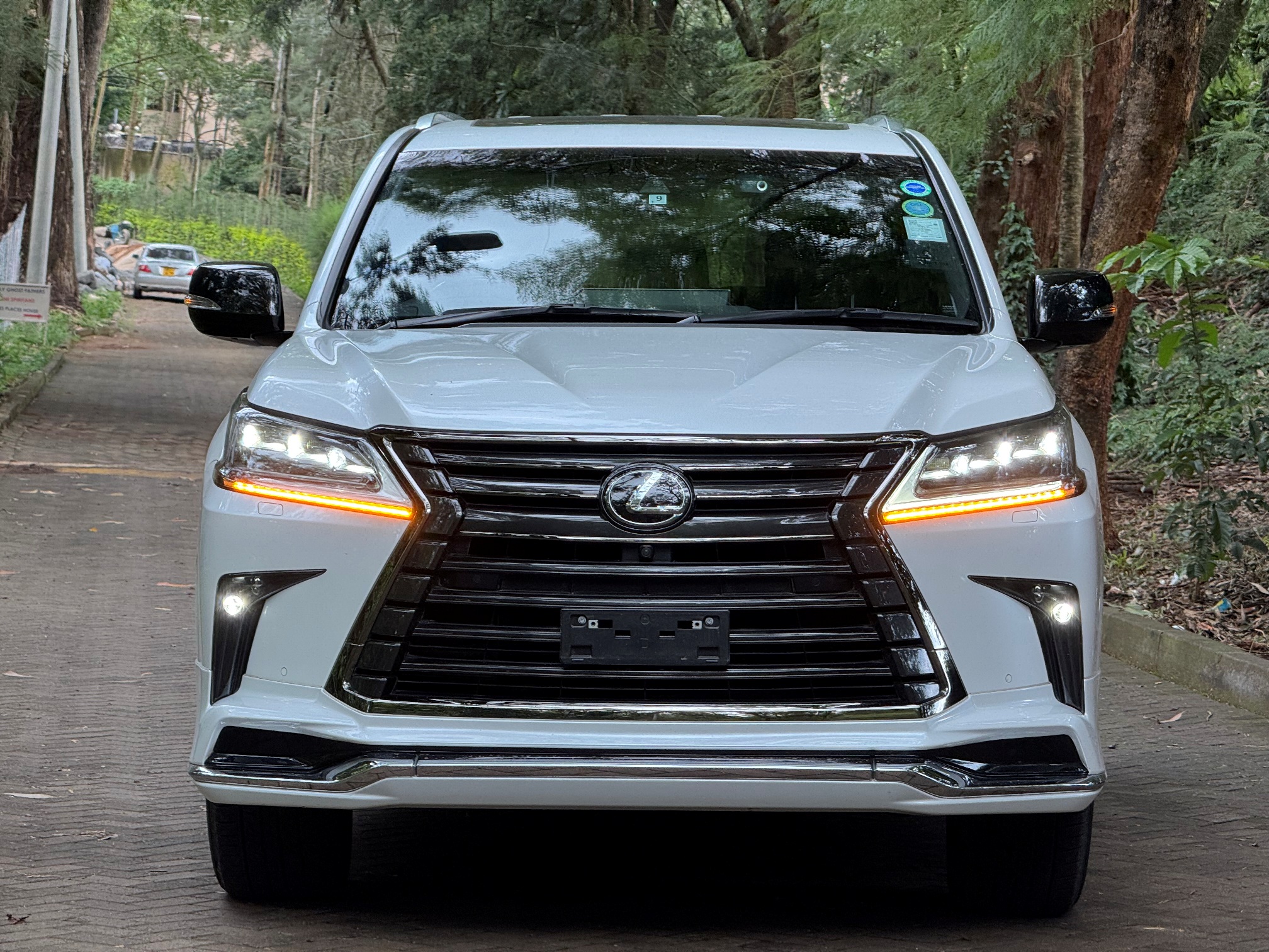 LEXUS LX570