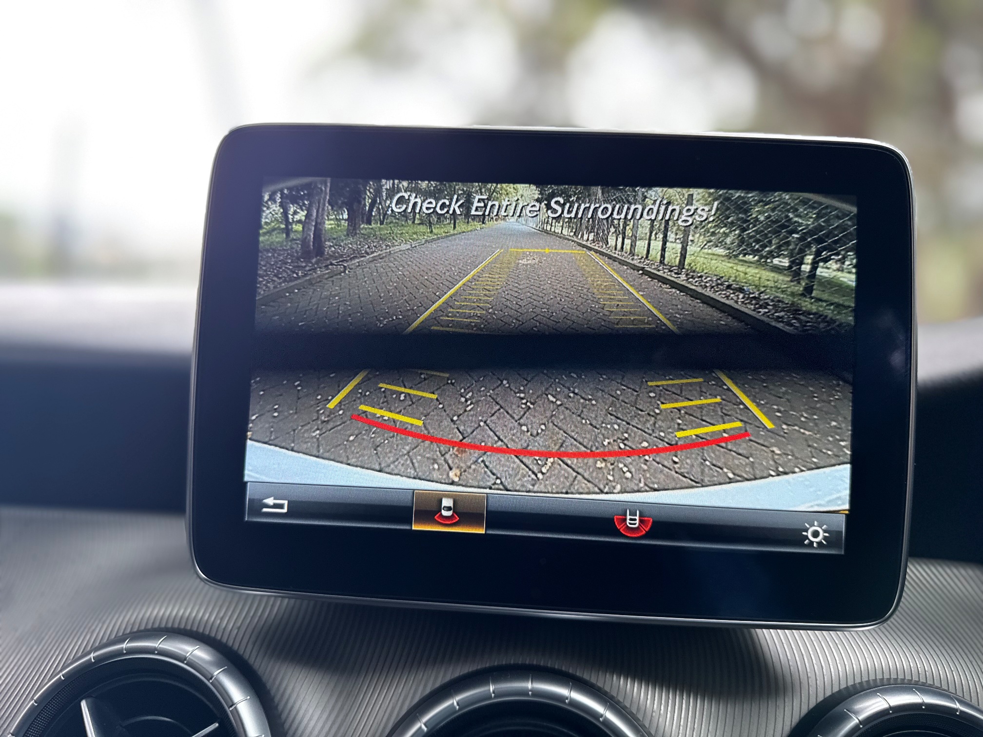 MERCEDES BENZ CLA180